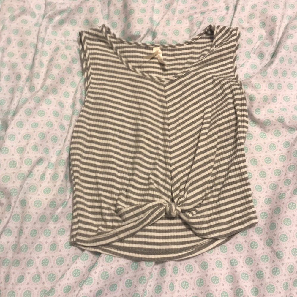 shirt/ crop
